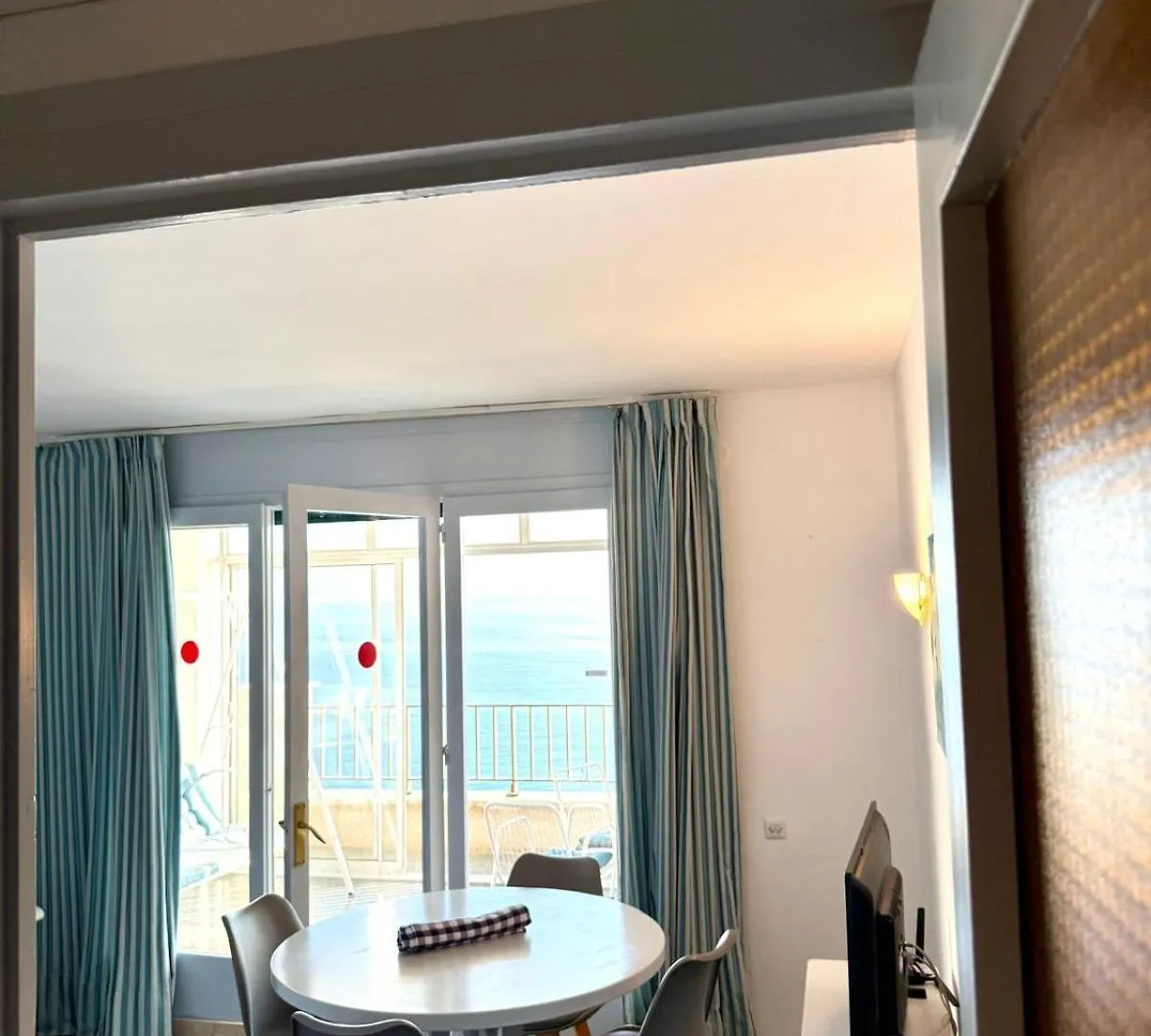 Apartamentos Nautilus Σαλού Ισπανία